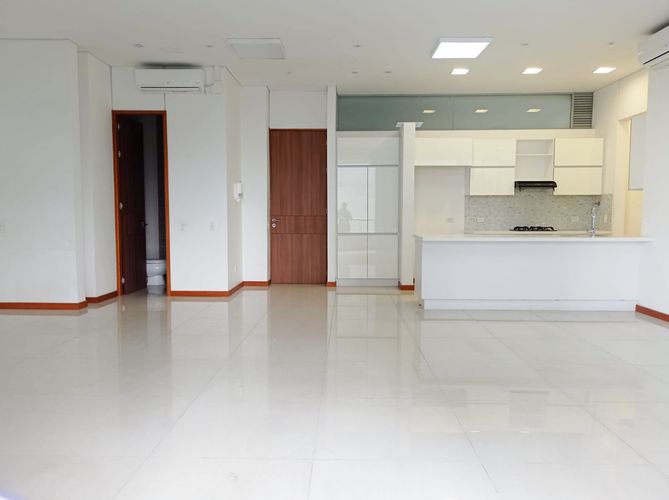 Apartamento de 2 alcobas en arriendo en El Poblado, Medellín, 147 m² · foto 6 de 18