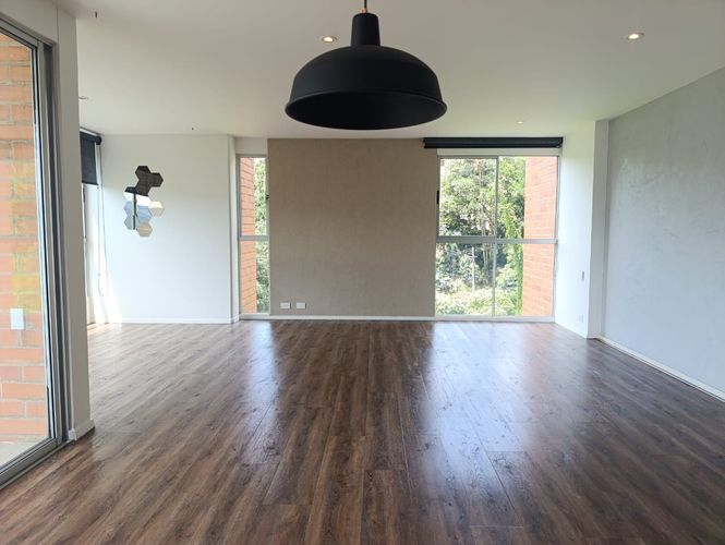 Apartamento de 3 alcobas en venta en El Poblado, Medellín, 170 m² · foto 2 de 20