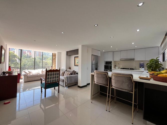 Apartamento de 2 alcobas en arriendo en El Poblado, Medellín, 78 m² · foto 3 de 17