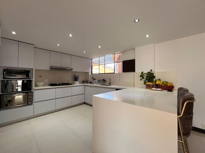 Apartamento de 2 alcobas en arriendo en El Poblado, Medellín, 78 m² · foto 7 de 17