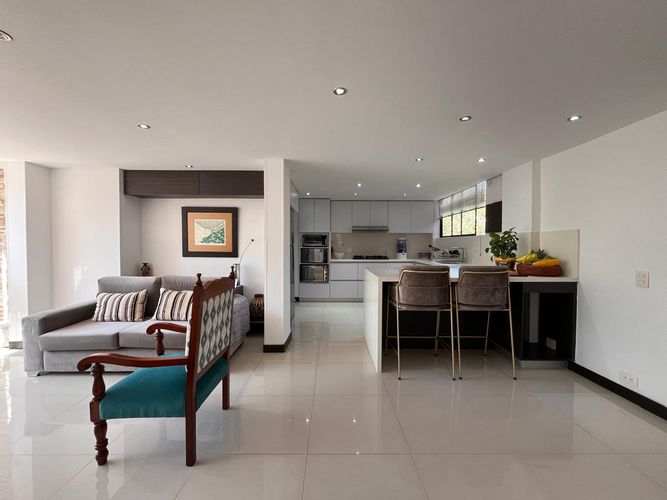 Apartamento de 2 alcobas en arriendo en El Poblado, Medellín, 78 m² · foto 4 de 17