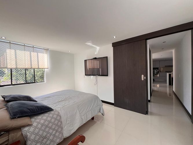 Apartamento de 2 alcobas en arriendo en El Poblado, Medellín, 78 m² · foto 11 de 17
