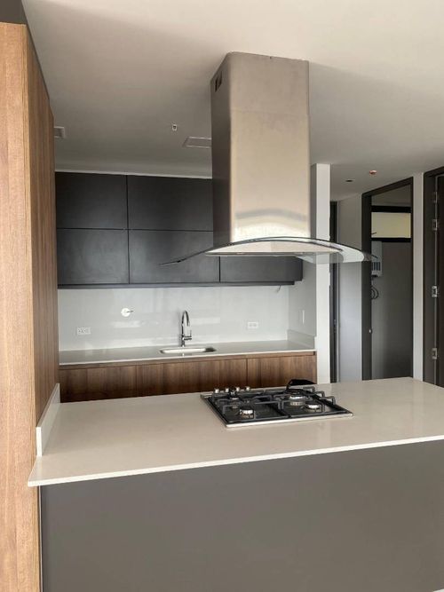 Apartamento de 2 alcobas en arriendo en San Lucas, Medellín, 143 m² · foto 2 de 21