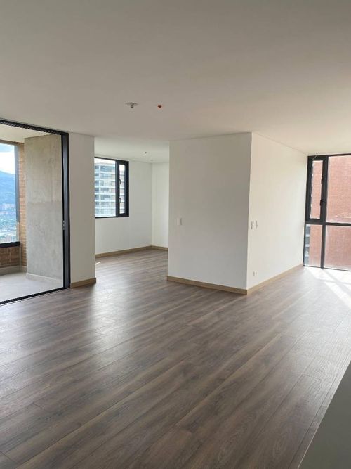 Apartamento de 2 alcobas en arriendo en San Lucas, Medellín, 143 m² · foto 3 de 21