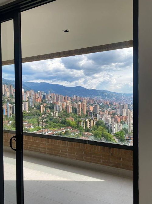 Apartamento de 2 alcobas en arriendo en San Lucas, Medellín, 143 m² · foto 13 de 21