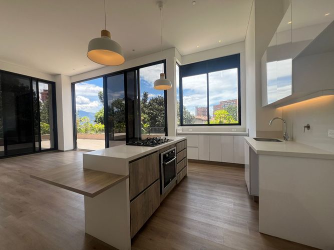 Apartamento de 2 alcobas en arriendo en El Poblado, Medellín, 105 m² · foto 4 de 15