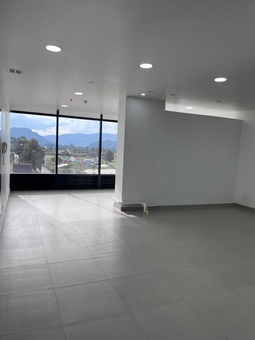 Consultorio en venta en Canelon, Cajicá, 64 m² · foto 2 de 8