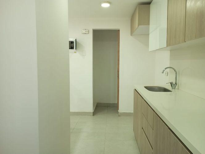 Apartamento de 3 alcobas en arriendo en El Poblado, Medellín, 98 m² · foto 6 de 11