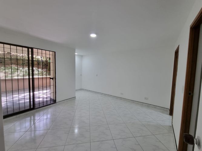 Apartamento de 3 alcobas en arriendo en El Poblado, Medellín, 98 m² · foto 2 de 11