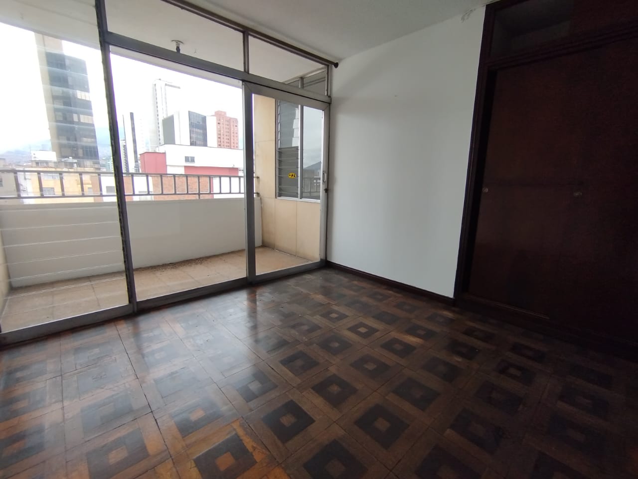 Apartamento en venta en La Candelaria, Medellín · foto 8 de 24