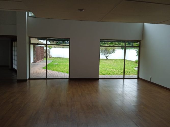 Casa de 5 alcobas en venta en Santa Ana Oriental, Bogotá, 427 m² · foto 12 de 24