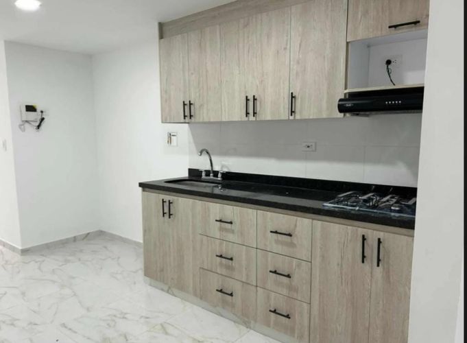 Apartamento de 3 alcobas en venta en San Juan Bautista, Itagüí, 67 m² · foto 5 de 24