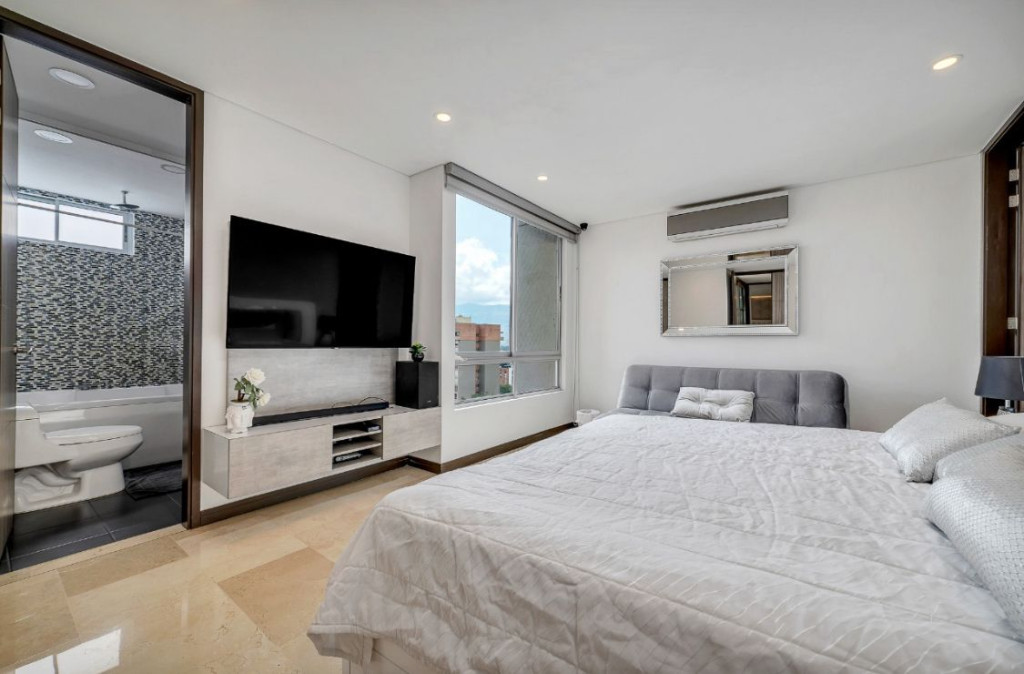 Apartamento en arriendo en El Poblado, Medellín · foto 11 de 16