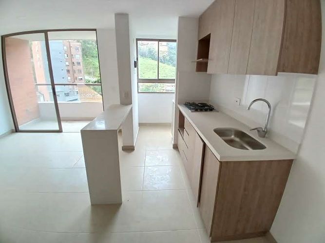 Apartamento de 3 alcobas en arriendo en El Carmelo Ii, Sabaneta, 70 m² · foto 7 de 21
