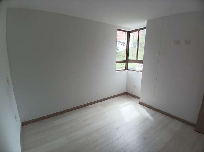 Apartamento de 3 alcobas en arriendo en El Carmelo Ii, Sabaneta, 70 m² · foto 10 de 21