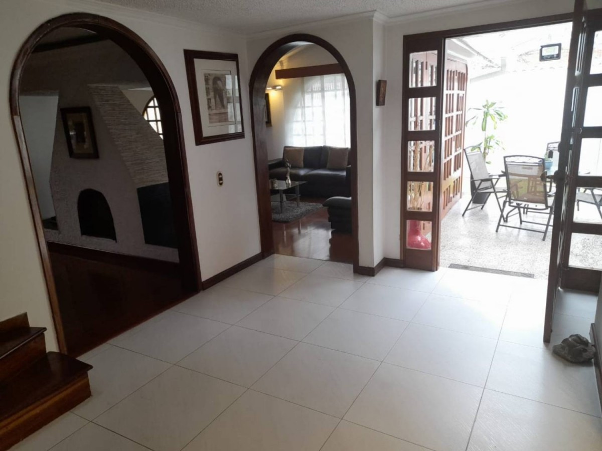 Casa en venta en Monaco, Bogotá · foto 6 de 24