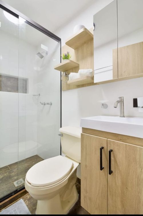Edificio en venta en Laureles, Medellín, 50 m² · foto 2 de 9