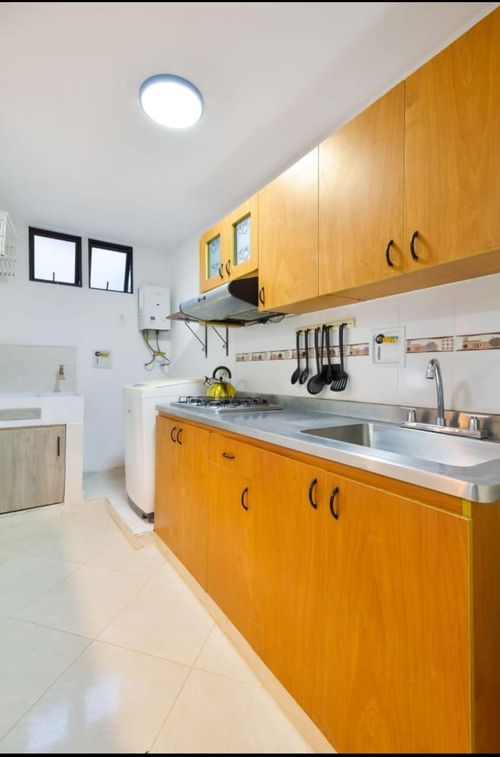 Edificio en venta en Laureles, Medellín, 50 m² · foto 3 de 9