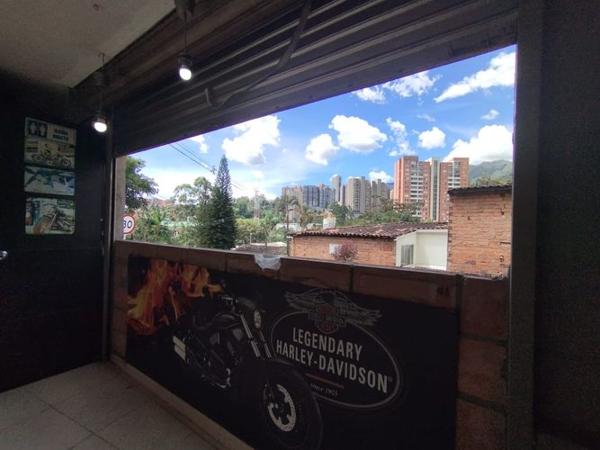 Local en arriendo en Camino Verde, Envigado, 30 m² · foto 2 de 12