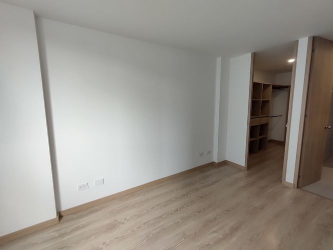 Apartamento de 2 alcobas en arriendo en Santa Fe, Medellín, 75 m² · foto 8 de 14