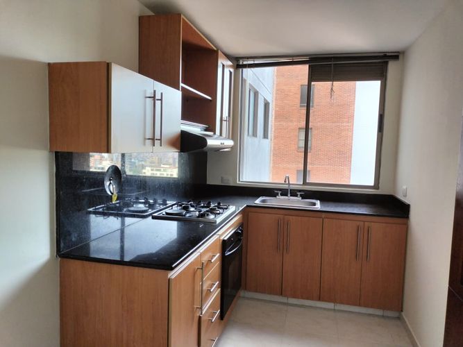 Apartamento de 3 alcobas en arriendo en El Poblado, Medellín, 100 m² · foto 2 de 18