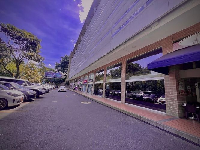 Oficina en venta en Las Vegas, Envigado, 319 m² · foto 2 de 24