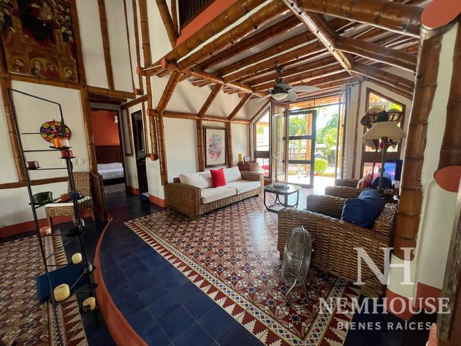 Casa de 4 alcobas en venta en Ricaurte, 1057 m² · foto 14 de 21