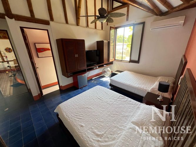 Casa de 4 alcobas en venta en Ricaurte, 1057 m² · foto 19 de 21