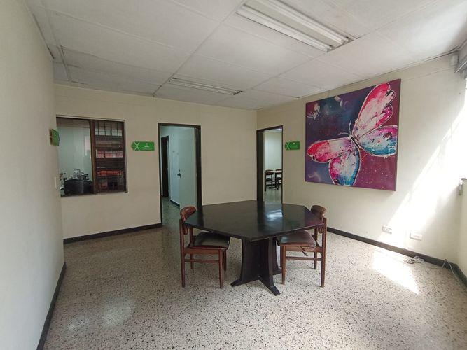 Local en arriendo en El Chagualo, Medellín, 160 m² · foto 10 de 20