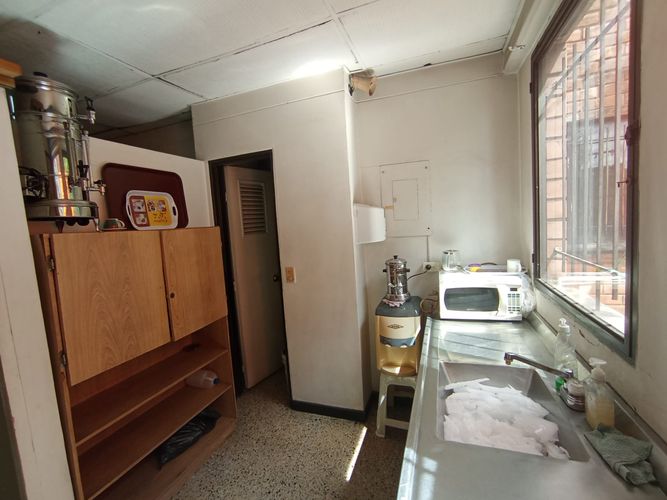 Local en arriendo en El Chagualo, Medellín, 160 m² · foto 15 de 20