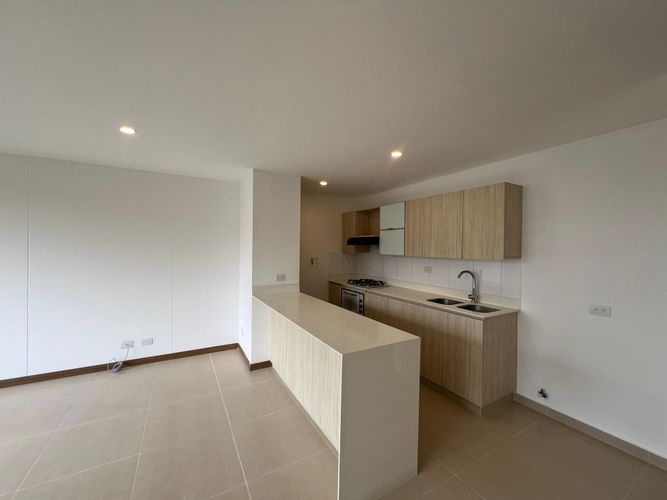 Apartamento de 2 alcobas en arriendo en El Poblado, Medellín, 83 m² · foto 18 de 20