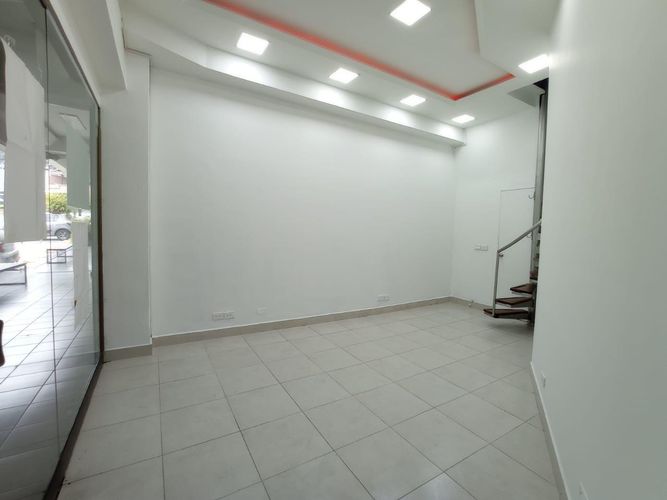Local en venta en Cerros De Guadalcanal, Envigado, 20 m² · foto 2 de 5