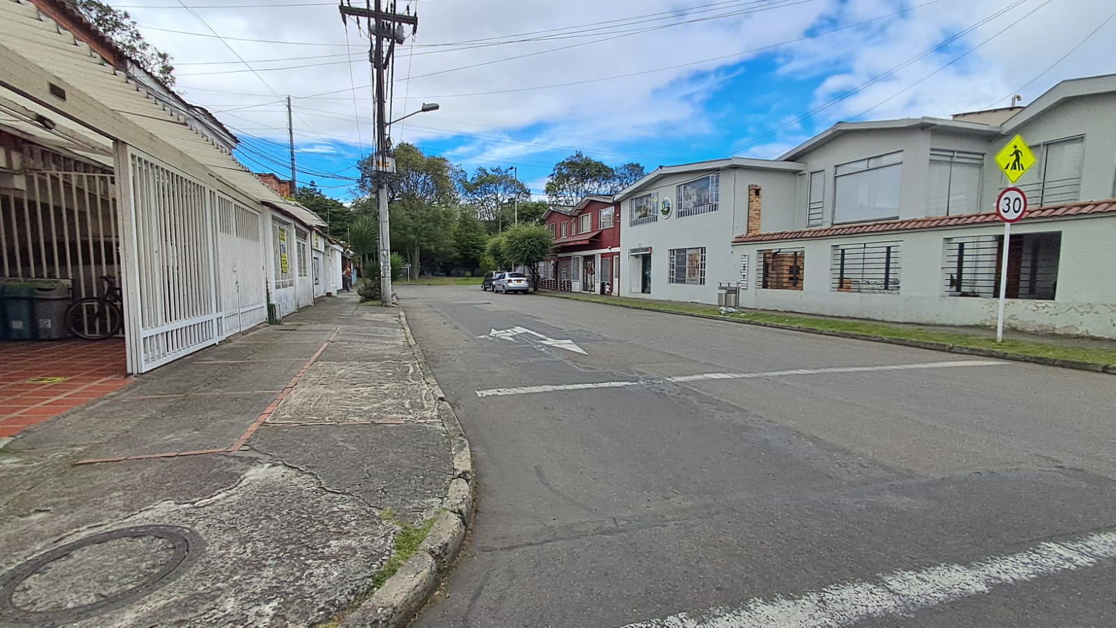 Casa en venta en La Esmeralda, Bogotá · foto 6 de 16