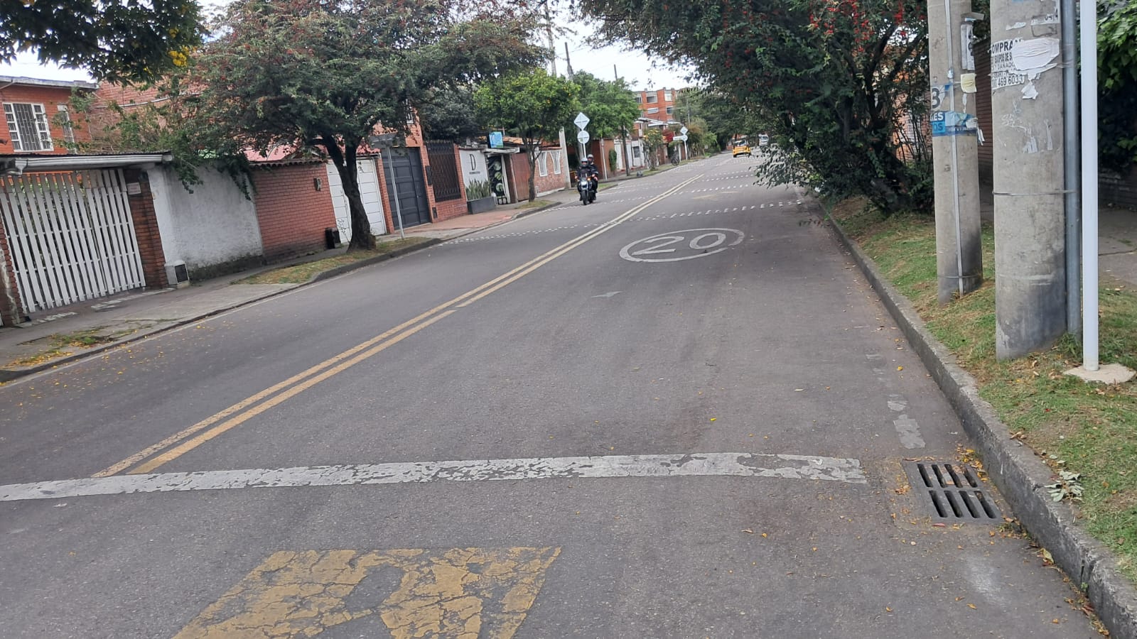 Casa en venta en La Esmeralda, Bogotá · foto 3 de 16