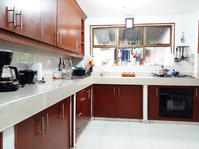 Casa de 5 alcobas en venta en Loma Del Chocho, Envigado, 344 m² · foto 5 de 16