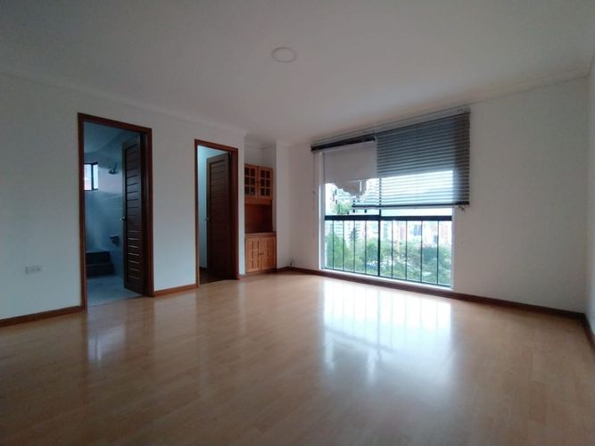 Apartamento de 3 alcobas en venta en Los Balsos, Medellín, 200 m² · foto 3 de 18