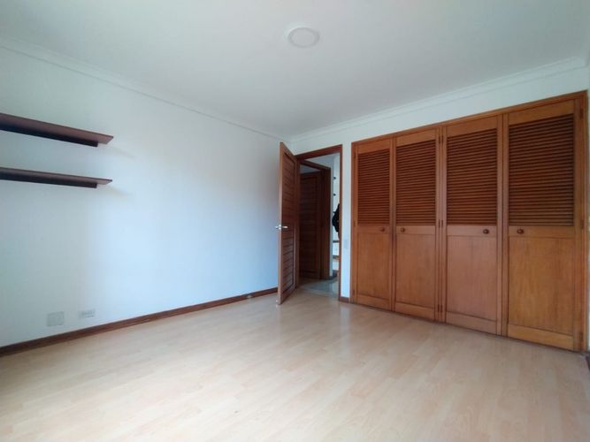 Apartamento de 3 alcobas en venta en Los Balsos, Medellín, 200 m² · foto 4 de 18