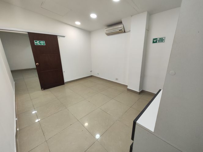 Oficina en arriendo en La Ceja, 140 m² · foto 2 de 17