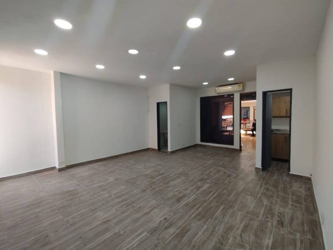 Oficina en arriendo en Villa Carlota, Medellín, 88 m² · foto 5 de 9