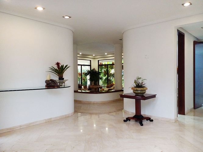 Casa de 3 alcobas en venta en El Poblado, Medellín, 640 m² · foto 6 de 20