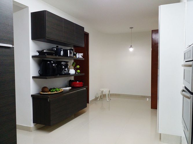 Casa de 3 alcobas en venta en El Poblado, Medellín, 640 m² · foto 9 de 20