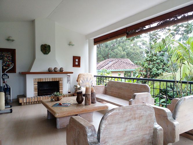 Casa de 3 alcobas en venta en El Poblado, Medellín, 640 m² · foto 1 de 20