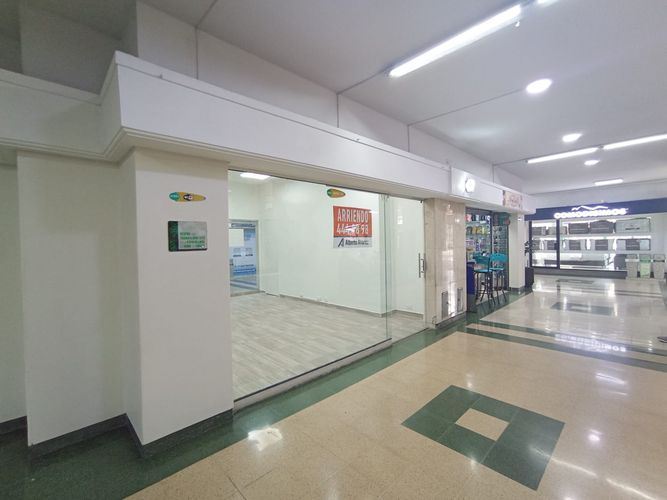 Local en arriendo en La Candelaria, Medellín, 36 m² · foto 2 de 12
