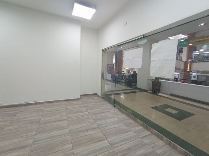 Local en arriendo en La Candelaria, Medellín, 36 m² · foto 3 de 12