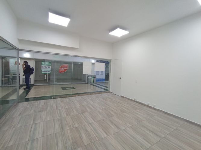 Local en arriendo en La Candelaria, Medellín, 36 m² · foto 5 de 12