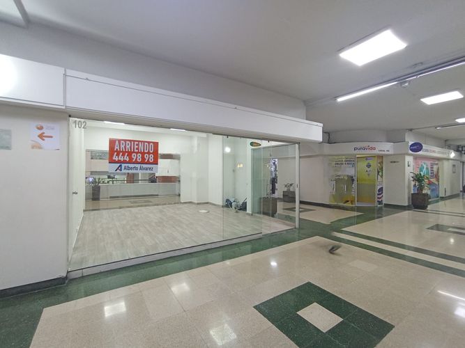 Local en arriendo en La Candelaria, Medellín, 36 m² · foto 10 de 12