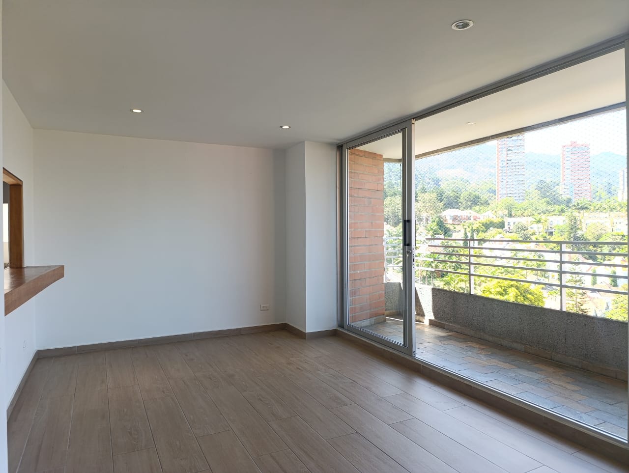 Apartamento en arriendo en El Poblado, Medellín · foto 3 de 18