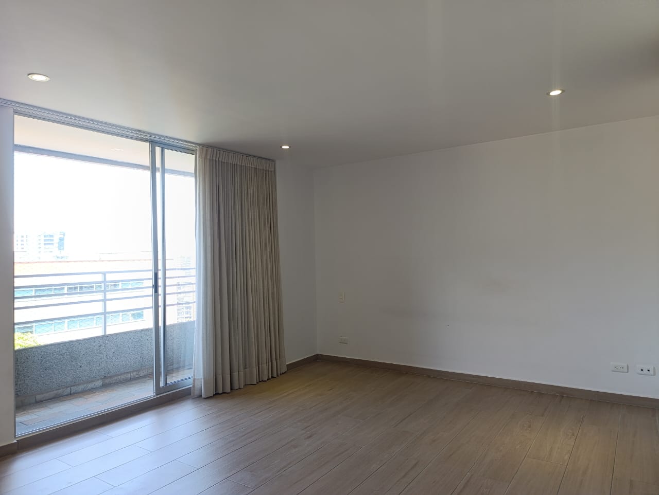 Apartamento en arriendo en El Poblado, Medellín · foto 5 de 18