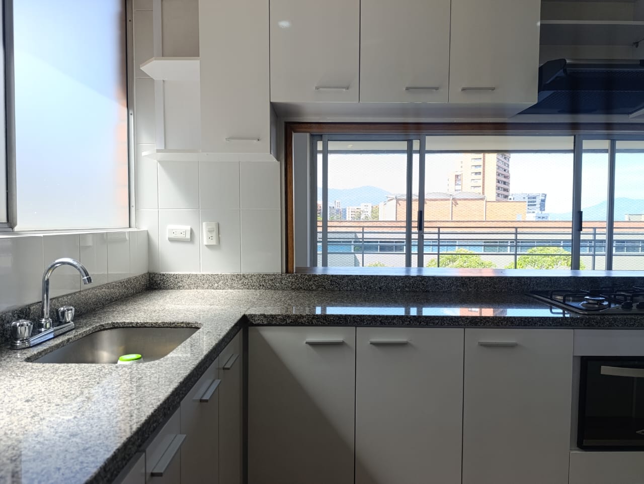 Apartamento en arriendo en El Poblado, Medellín · foto 8 de 18