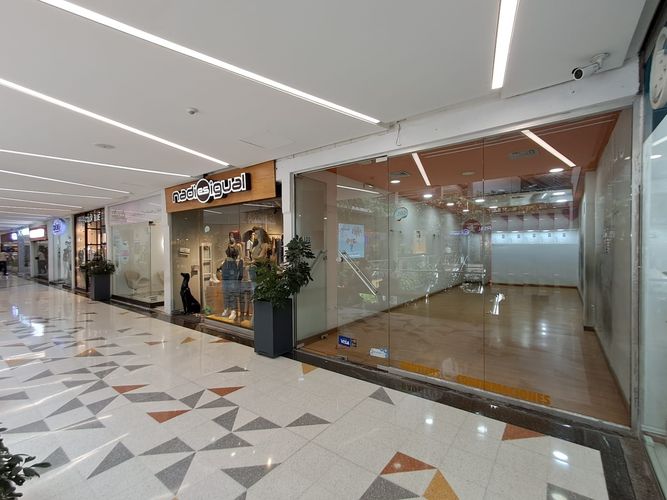 Local en arriendo en La Candelaria, Medellín, 52 m² · foto 18 de 19